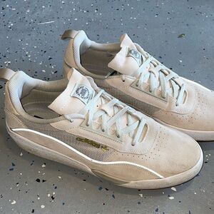 Adidas Liberty Cup Men’s 11 shoes